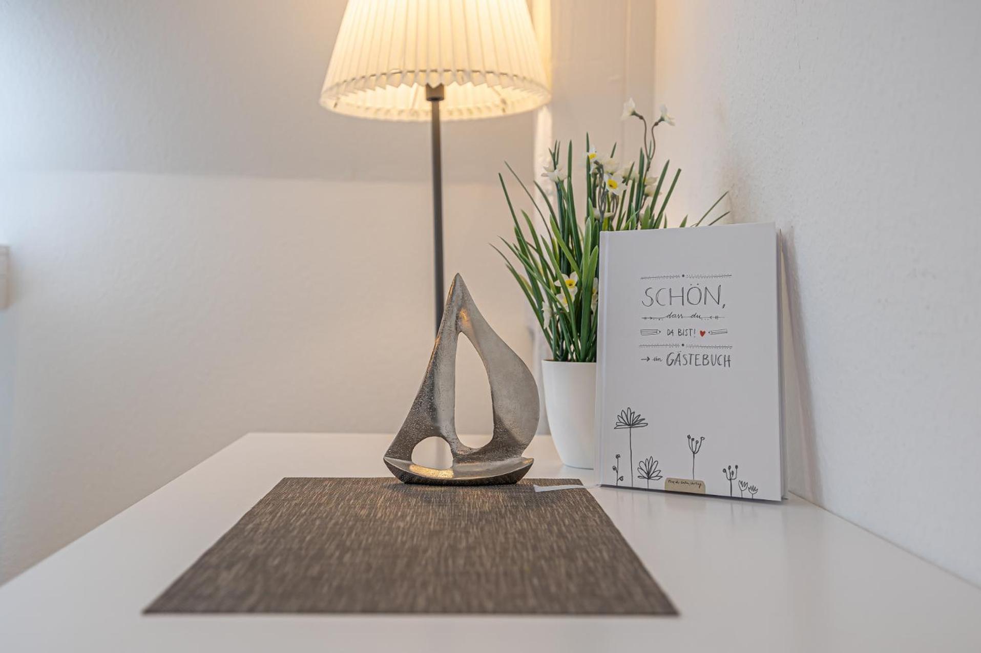 פלאנסבורג Fewo1846 - Im Sonnenhof - Komfortable 2-Zimmer-Wohnung Im Stadtzentrum מראה חיצוני תמונה
